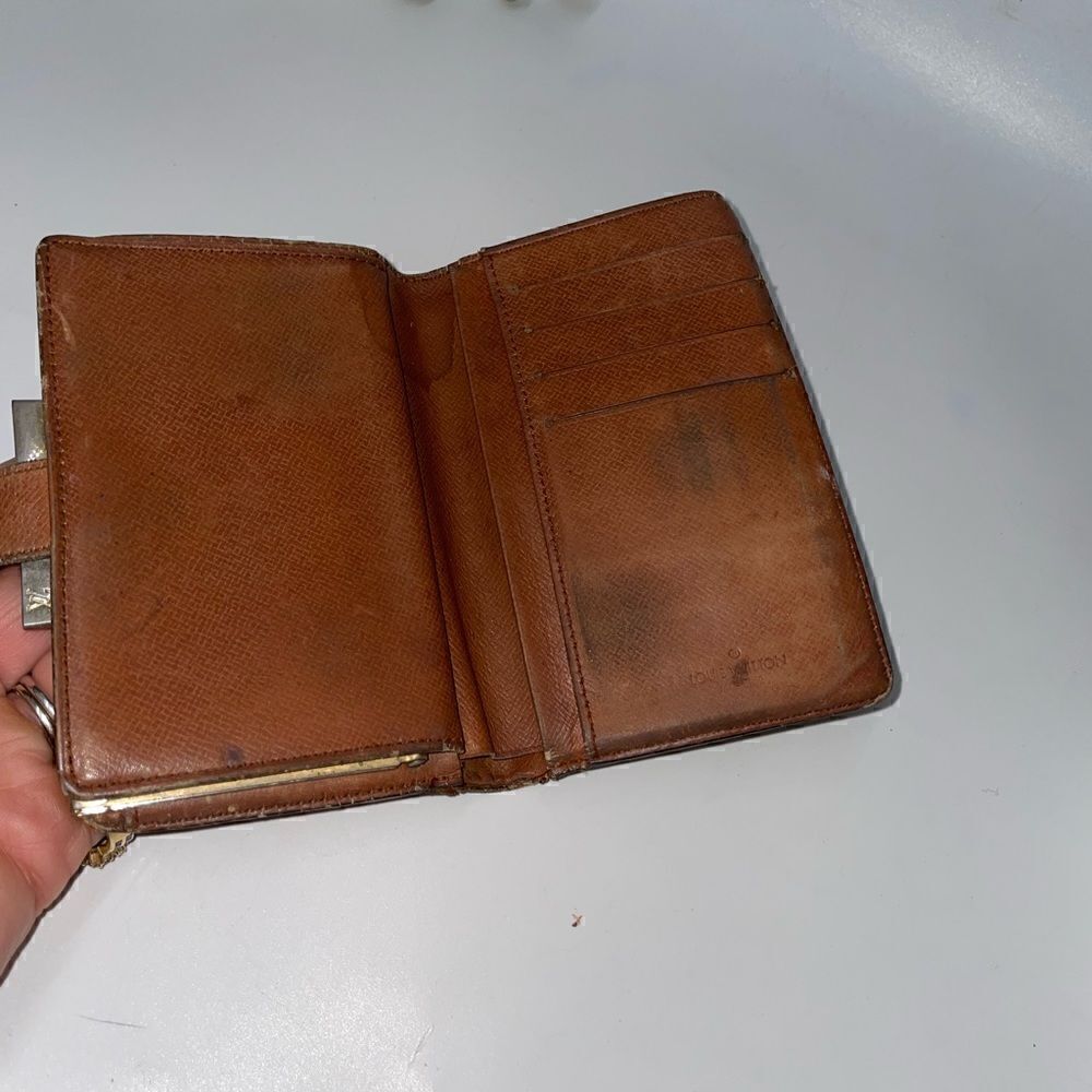 Authentic Louis Vuitton Monogram Kisslock Wallet - Picture 3 of 8